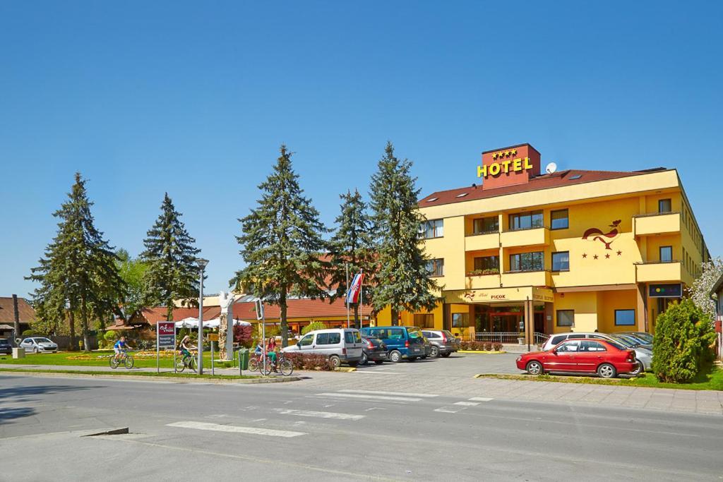 Hotel Picok Ðurđevac المظهر الخارجي الصورة