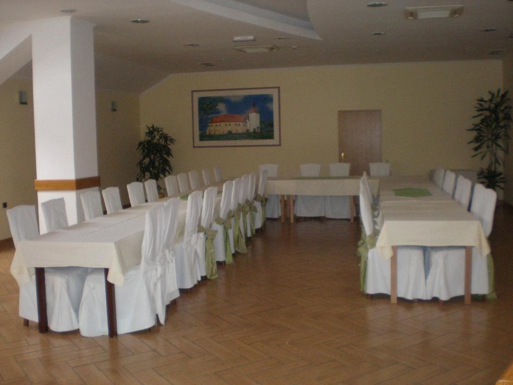 Hotel Picok Ðurđevac المظهر الخارجي الصورة
