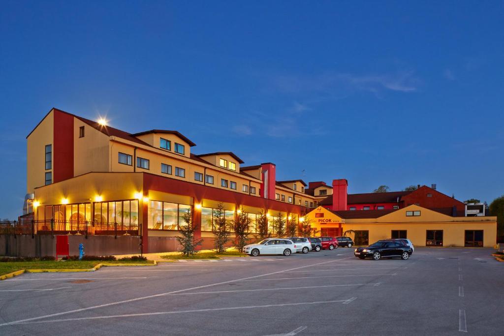 Hotel Picok Ðurđevac المظهر الخارجي الصورة